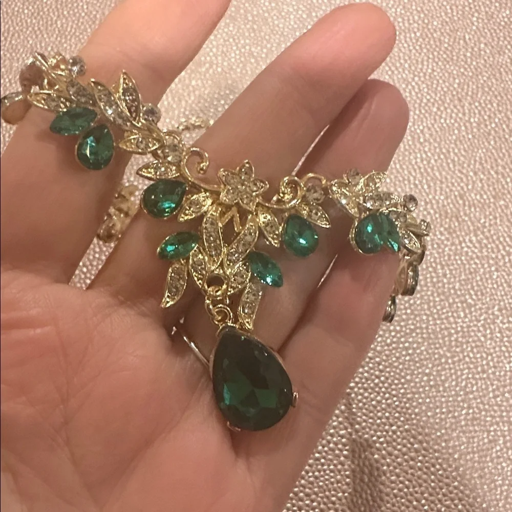 N/A gold tone